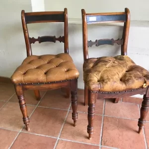 Coppia di Sedie in Mogano dell'800 - Restauro in Corso