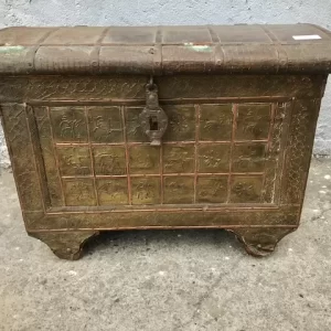 Baule Etnico in Legno e Lamiera - Epoca '900