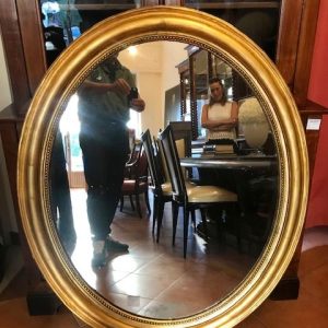 Specchiera Ovale dell'800 in Legno e Pastiglia Dorata