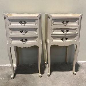 Comodini Provenzali in laccato bianco panna - Epoca anni '50