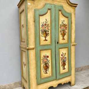 Armadio Laccato e Dipinto - Epoca '700 in Piemonte
